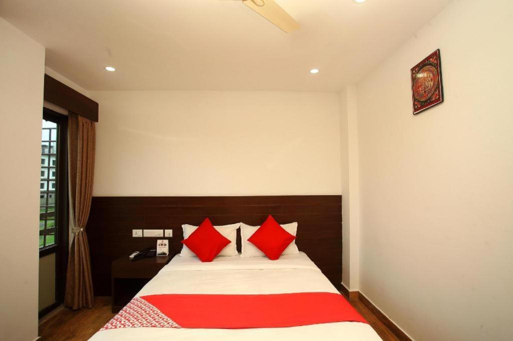 Oyo 525 Hotel Aloka Inn Rummindei Esterno foto