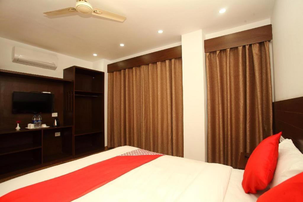 Oyo 525 Hotel Aloka Inn Rummindei Esterno foto