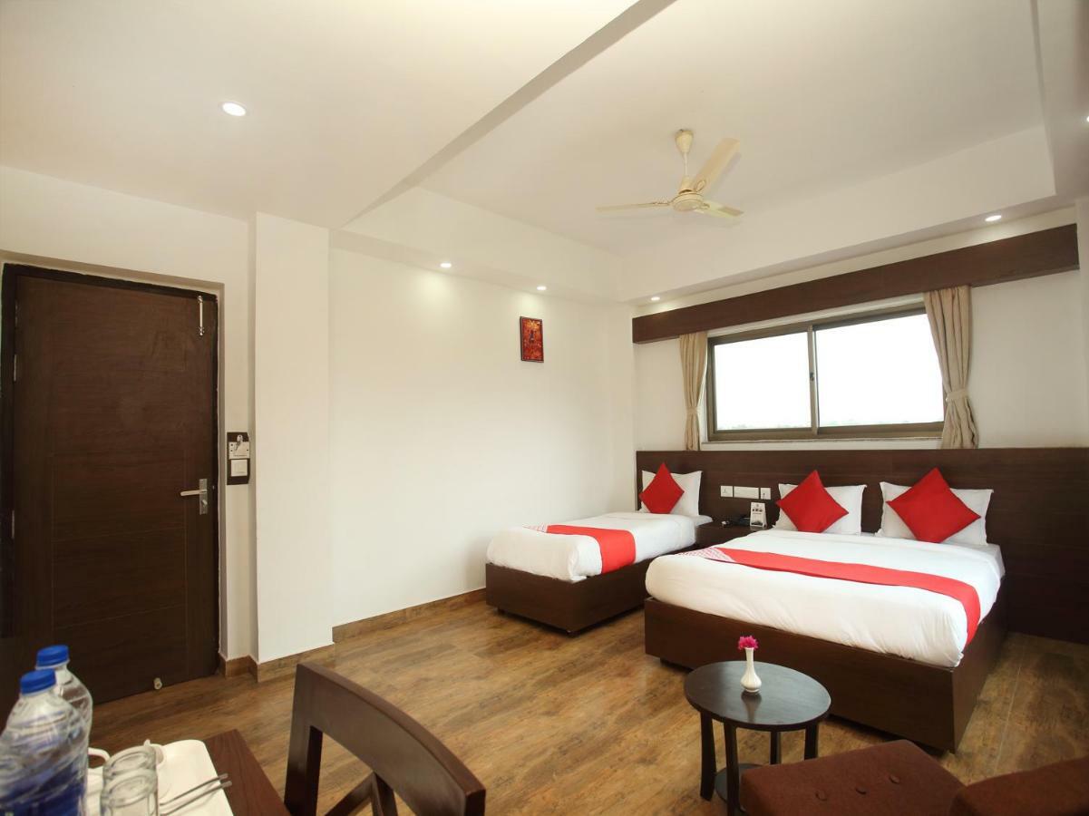 Oyo 525 Hotel Aloka Inn Rummindei Esterno foto